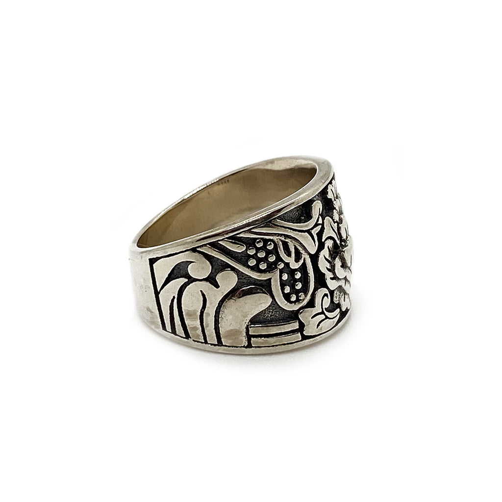 Anillo Bajo Relieve Lotus