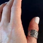 Anillo Bajo Relieve Lotus