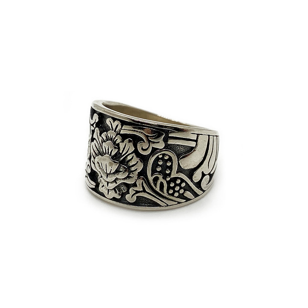 Anillo Bajo Relieve Lotus